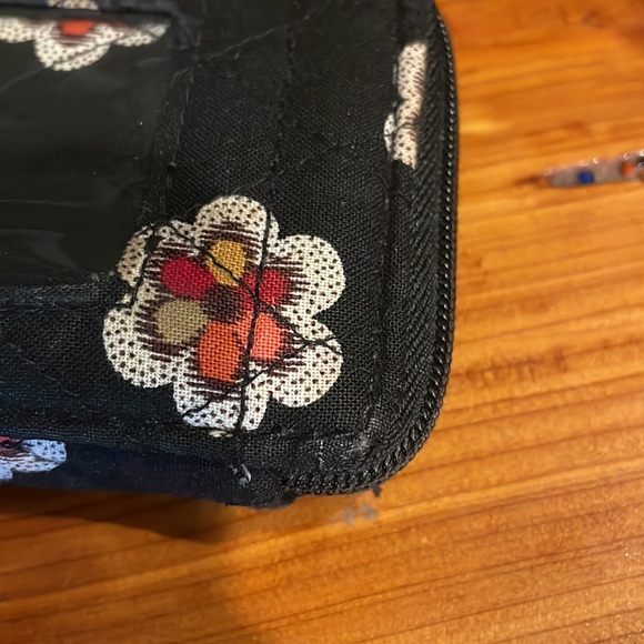 Vera Bradley Bag & Wallet - Picture 4 of 13